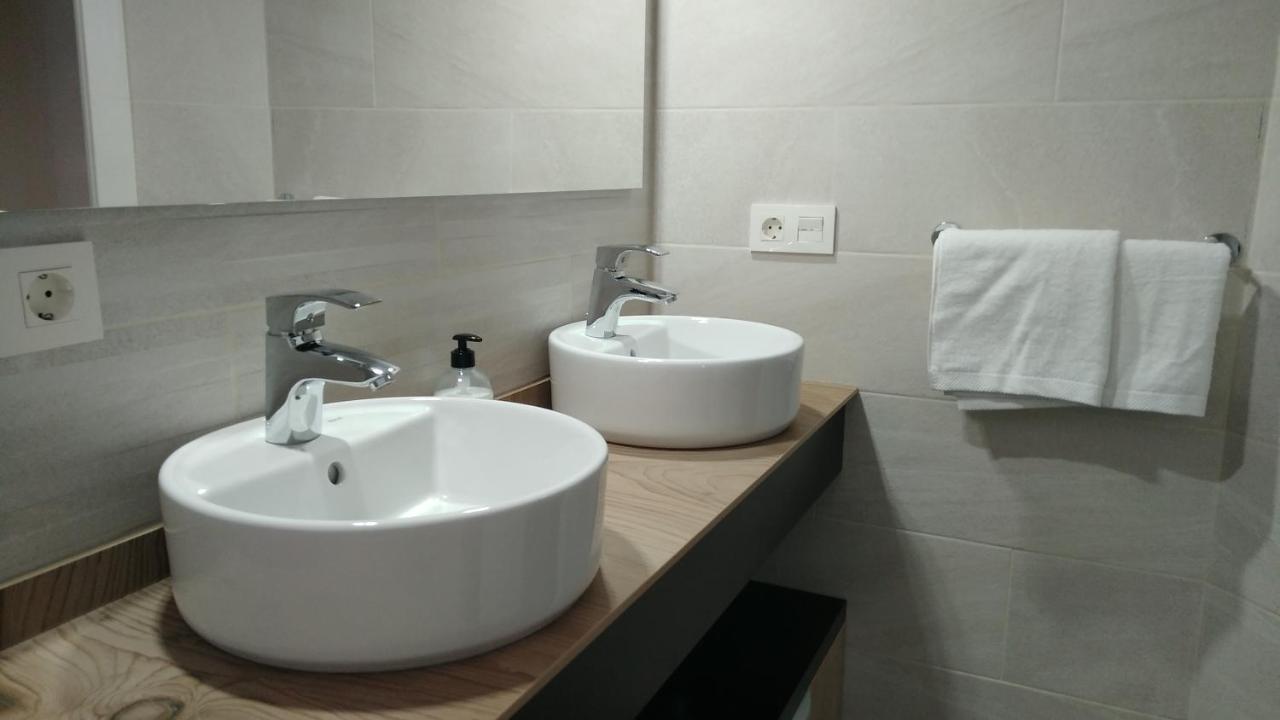 Room With Private Bathroom And Sea View, 50 M Del Mar Radazul Eksteriør billede
